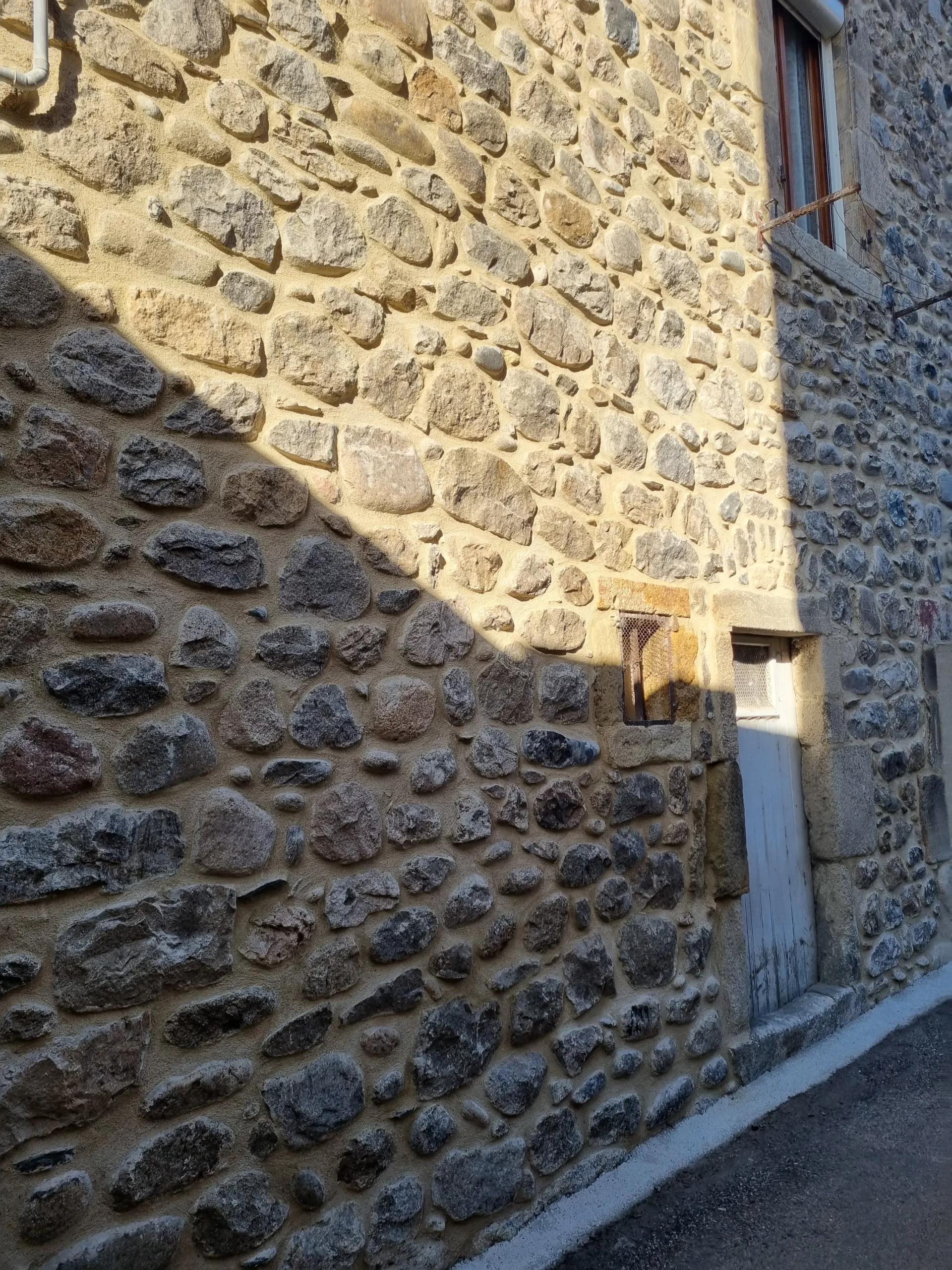 Travaux de rénovation de façades en Ardèche, Chazal Maçonnerie