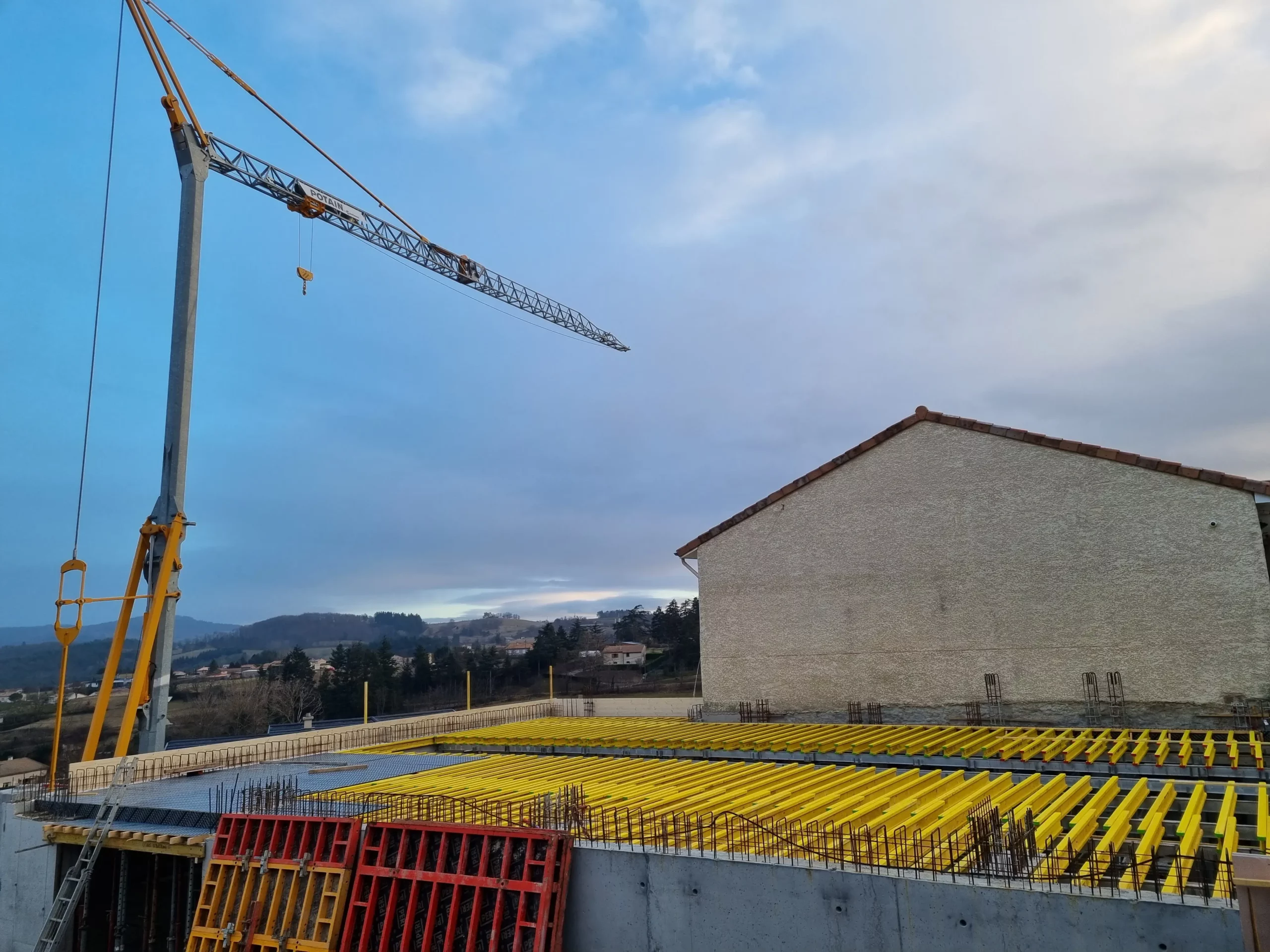 Travaux neufs en bâtiments pour professionnels en Ardèche, Chazal Maçonnerie